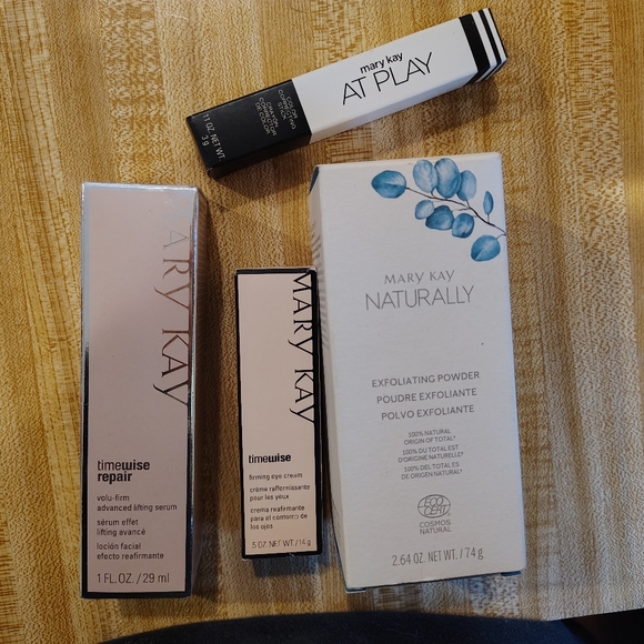 Mary Kay bundle - Picture 1 of 1